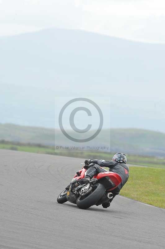 Motorcycle action photographs;anglesey circuit;anglesey trackday photographs;event digital images;eventdigitalimages;no limits trackday;oulton park circuit cheshire;peter wileman photography;trackday;trackday digital images;trackday photos;ty croes circuit wales