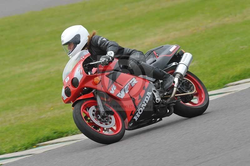 Motorcycle action photographs;anglesey circuit;anglesey trackday photographs;event digital images;eventdigitalimages;no limits trackday;oulton park circuit cheshire;peter wileman photography;trackday;trackday digital images;trackday photos;ty croes circuit wales