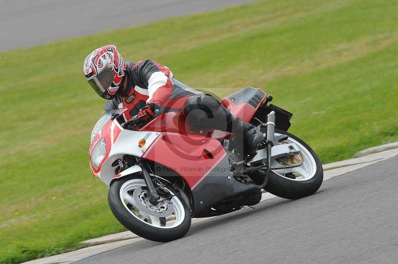 Motorcycle action photographs;anglesey circuit;anglesey trackday photographs;event digital images;eventdigitalimages;no limits trackday;oulton park circuit cheshire;peter wileman photography;trackday;trackday digital images;trackday photos;ty croes circuit wales