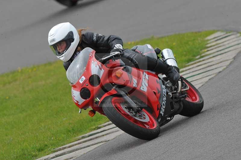 Motorcycle action photographs;anglesey circuit;anglesey trackday photographs;event digital images;eventdigitalimages;no limits trackday;oulton park circuit cheshire;peter wileman photography;trackday;trackday digital images;trackday photos;ty croes circuit wales