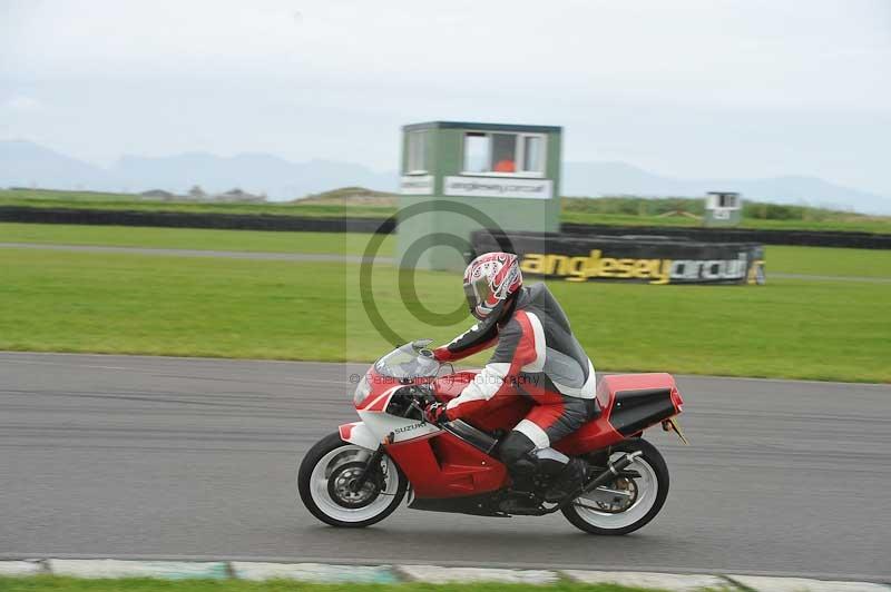 Motorcycle action photographs;anglesey circuit;anglesey trackday photographs;event digital images;eventdigitalimages;no limits trackday;oulton park circuit cheshire;peter wileman photography;trackday;trackday digital images;trackday photos;ty croes circuit wales