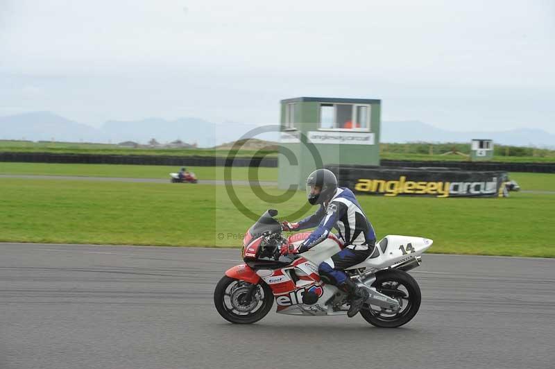 Motorcycle action photographs;anglesey circuit;anglesey trackday photographs;event digital images;eventdigitalimages;no limits trackday;oulton park circuit cheshire;peter wileman photography;trackday;trackday digital images;trackday photos;ty croes circuit wales