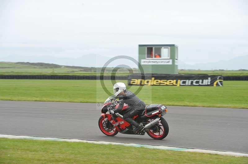 Motorcycle action photographs;anglesey circuit;anglesey trackday photographs;event digital images;eventdigitalimages;no limits trackday;oulton park circuit cheshire;peter wileman photography;trackday;trackday digital images;trackday photos;ty croes circuit wales