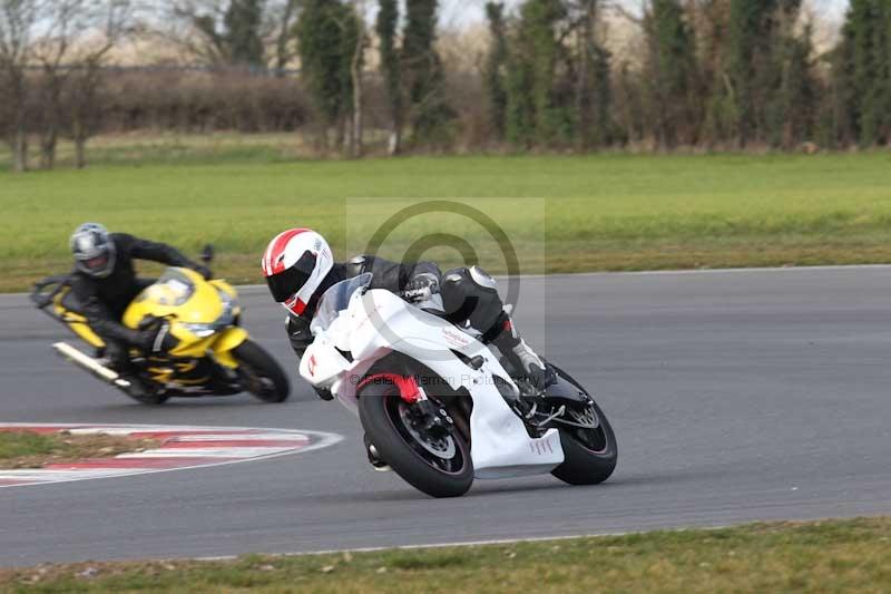 Motorcycle action photographs;Trackday digital images;event digital images;eventdigitalimages;no limits trackday;peter wileman photography;snetterton;snetterton circuit norfolk;snetterton photographs;trackday;trackday photos