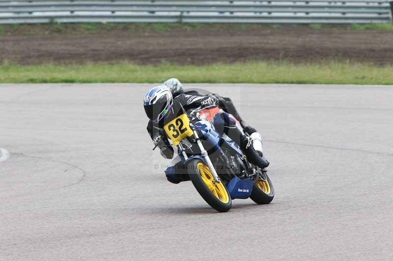 Rockingham no limits trackday;enduro digital images;event digital images;eventdigitalimages;no limits trackdays;peter wileman photography;racing digital images;rockingham raceway northamptonshire;rockingham trackday photographs;trackday digital images;trackday photos