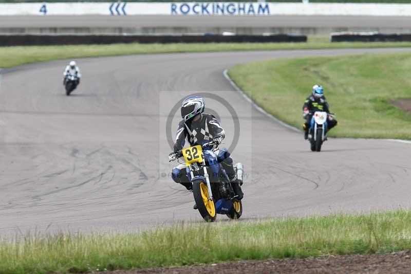 Rockingham no limits trackday;enduro digital images;event digital images;eventdigitalimages;no limits trackdays;peter wileman photography;racing digital images;rockingham raceway northamptonshire;rockingham trackday photographs;trackday digital images;trackday photos