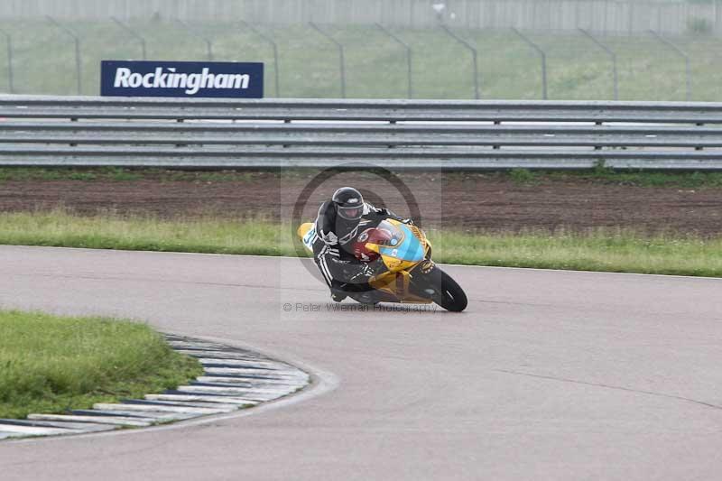 Rockingham no limits trackday;enduro digital images;event digital images;eventdigitalimages;no limits trackdays;peter wileman photography;racing digital images;rockingham raceway northamptonshire;rockingham trackday photographs;trackday digital images;trackday photos