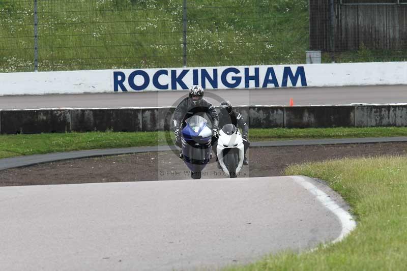 Rockingham no limits trackday;enduro digital images;event digital images;eventdigitalimages;no limits trackdays;peter wileman photography;racing digital images;rockingham raceway northamptonshire;rockingham trackday photographs;trackday digital images;trackday photos