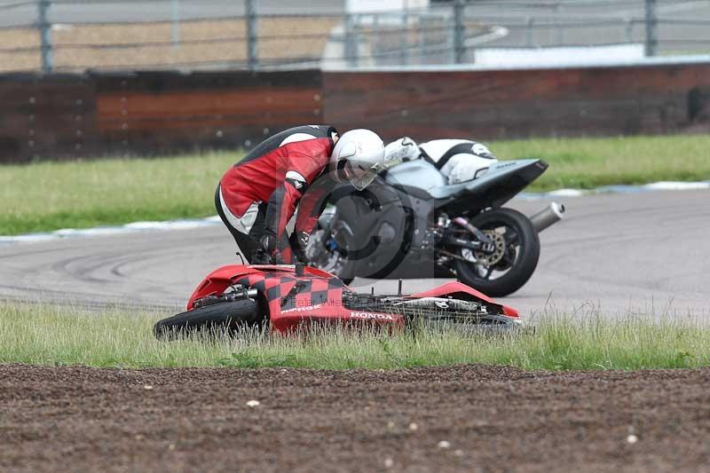 Rockingham no limits trackday;enduro digital images;event digital images;eventdigitalimages;no limits trackdays;peter wileman photography;racing digital images;rockingham raceway northamptonshire;rockingham trackday photographs;trackday digital images;trackday photos