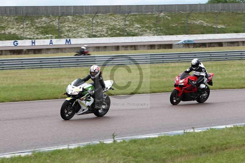 Rockingham no limits trackday;enduro digital images;event digital images;eventdigitalimages;no limits trackdays;peter wileman photography;racing digital images;rockingham raceway northamptonshire;rockingham trackday photographs;trackday digital images;trackday photos