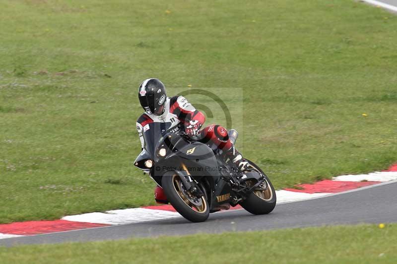 Motorcycle action photographs;Trackday digital images;event digital images;eventdigitalimages;no limits trackday;peter wileman photography;snetterton;snetterton circuit norfolk;snetterton photographs;trackday;trackday photos