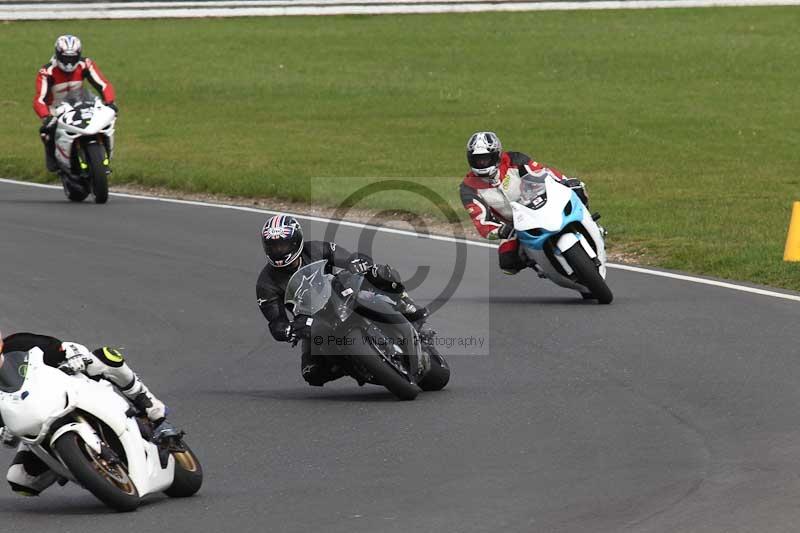 Motorcycle action photographs;Trackday digital images;event digital images;eventdigitalimages;no limits trackday;peter wileman photography;snetterton;snetterton circuit norfolk;snetterton photographs;trackday;trackday photos