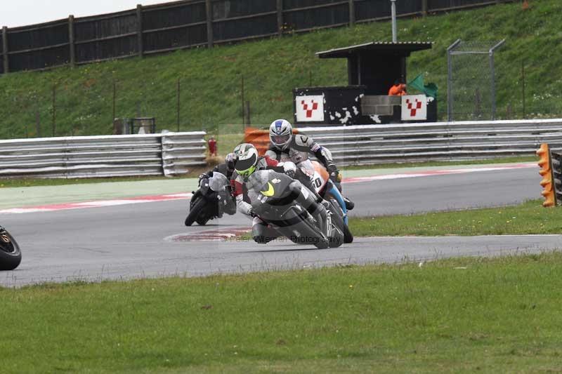 Motorcycle action photographs;Trackday digital images;event digital images;eventdigitalimages;no limits trackday;peter wileman photography;snetterton;snetterton circuit norfolk;snetterton photographs;trackday;trackday photos