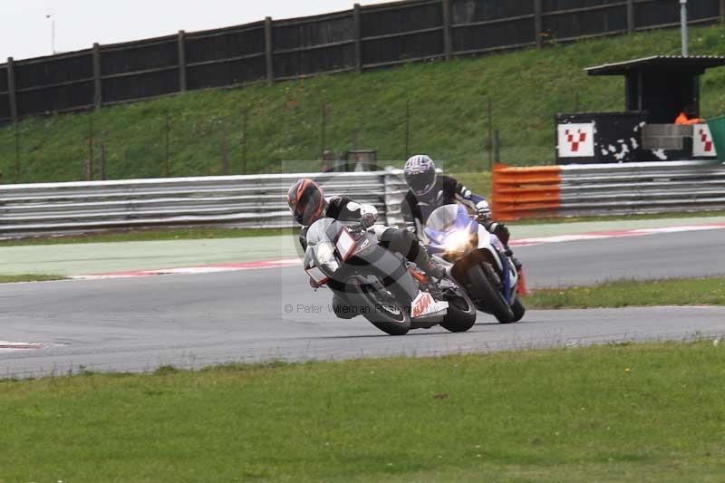 Motorcycle action photographs;Trackday digital images;event digital images;eventdigitalimages;no limits trackday;peter wileman photography;snetterton;snetterton circuit norfolk;snetterton photographs;trackday;trackday photos