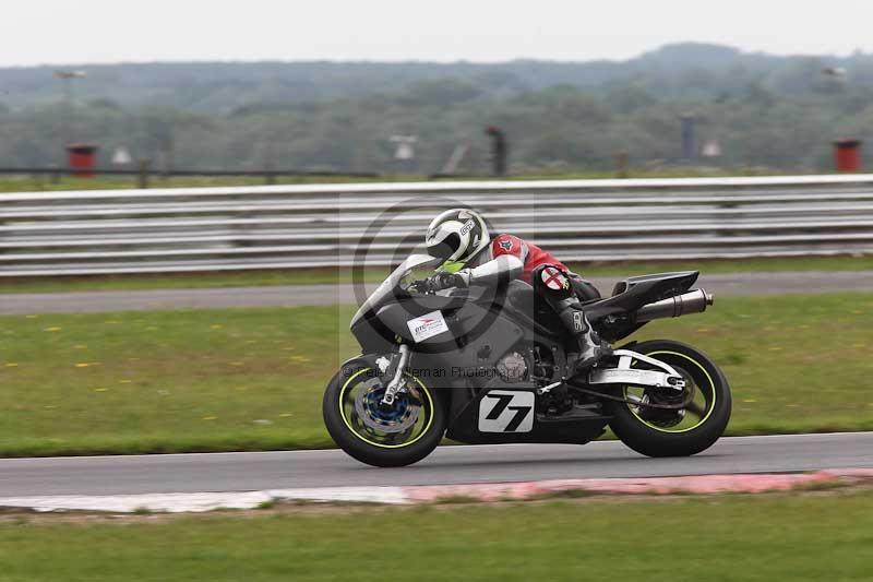 Motorcycle action photographs;Trackday digital images;event digital images;eventdigitalimages;no limits trackday;peter wileman photography;snetterton;snetterton circuit norfolk;snetterton photographs;trackday;trackday photos