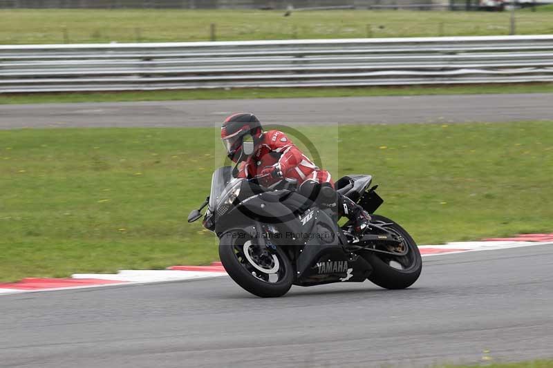 Motorcycle action photographs;Trackday digital images;event digital images;eventdigitalimages;no limits trackday;peter wileman photography;snetterton;snetterton circuit norfolk;snetterton photographs;trackday;trackday photos