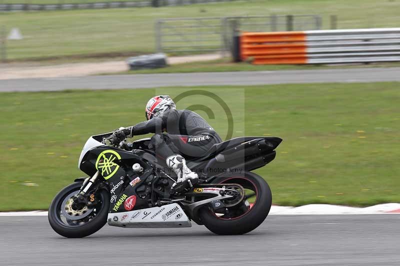 Motorcycle action photographs;Trackday digital images;event digital images;eventdigitalimages;no limits trackday;peter wileman photography;snetterton;snetterton circuit norfolk;snetterton photographs;trackday;trackday photos