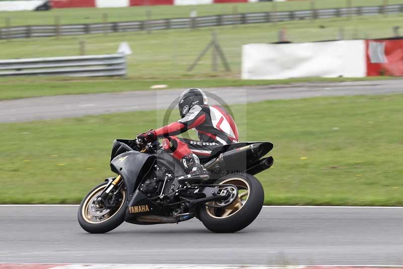 Motorcycle action photographs;Trackday digital images;event digital images;eventdigitalimages;no limits trackday;peter wileman photography;snetterton;snetterton circuit norfolk;snetterton photographs;trackday;trackday photos