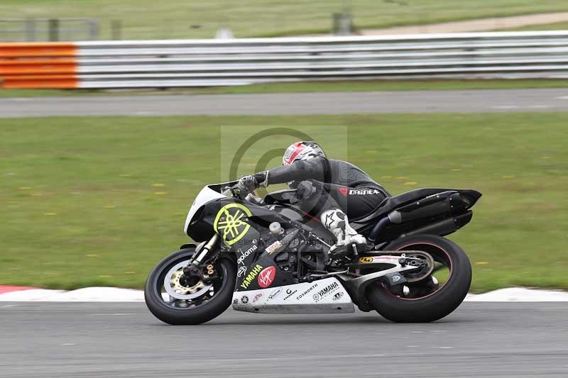 Motorcycle action photographs;Trackday digital images;event digital images;eventdigitalimages;no limits trackday;peter wileman photography;snetterton;snetterton circuit norfolk;snetterton photographs;trackday;trackday photos