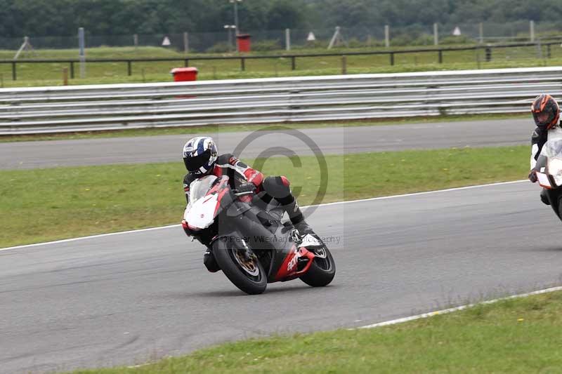 Motorcycle action photographs;Trackday digital images;event digital images;eventdigitalimages;no limits trackday;peter wileman photography;snetterton;snetterton circuit norfolk;snetterton photographs;trackday;trackday photos