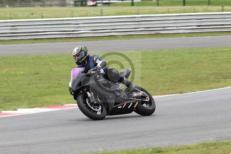 Motorcycle action photographs;Trackday digital images;event digital images;eventdigitalimages;no limits trackday;peter wileman photography;snetterton;snetterton circuit norfolk;snetterton photographs;trackday;trackday photos