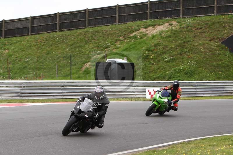 Motorcycle action photographs;Trackday digital images;event digital images;eventdigitalimages;no limits trackday;peter wileman photography;snetterton;snetterton circuit norfolk;snetterton photographs;trackday;trackday photos