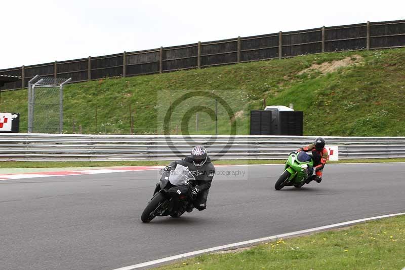 Motorcycle action photographs;Trackday digital images;event digital images;eventdigitalimages;no limits trackday;peter wileman photography;snetterton;snetterton circuit norfolk;snetterton photographs;trackday;trackday photos