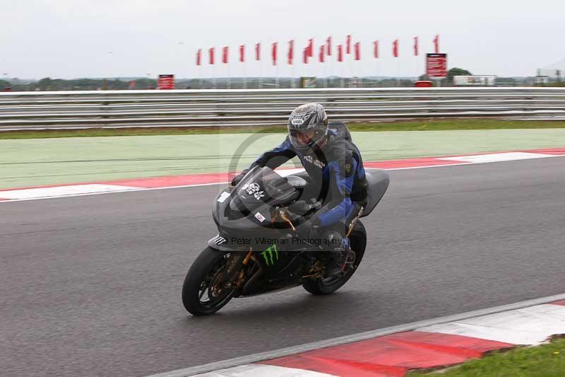 Motorcycle action photographs;Trackday digital images;event digital images;eventdigitalimages;no limits trackday;peter wileman photography;snetterton;snetterton circuit norfolk;snetterton photographs;trackday;trackday photos