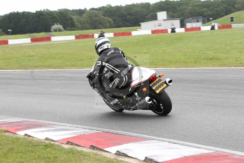 Motorcycle action photographs;Trackday digital images;event digital images;eventdigitalimages;no limits trackday;peter wileman photography;snetterton;snetterton circuit norfolk;snetterton photographs;trackday;trackday photos