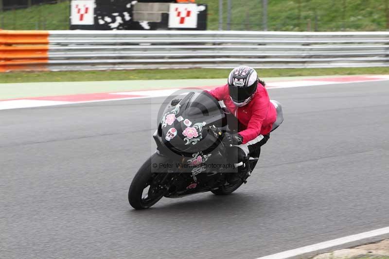 Motorcycle action photographs;Trackday digital images;event digital images;eventdigitalimages;no limits trackday;peter wileman photography;snetterton;snetterton circuit norfolk;snetterton photographs;trackday;trackday photos