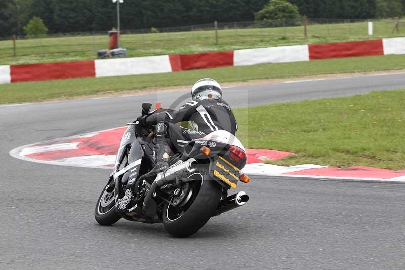 Motorcycle action photographs;Trackday digital images;event digital images;eventdigitalimages;no limits trackday;peter wileman photography;snetterton;snetterton circuit norfolk;snetterton photographs;trackday;trackday photos