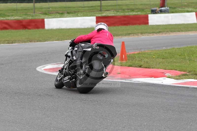 Motorcycle action photographs;Trackday digital images;event digital images;eventdigitalimages;no limits trackday;peter wileman photography;snetterton;snetterton circuit norfolk;snetterton photographs;trackday;trackday photos