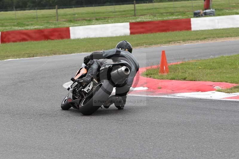 Motorcycle action photographs;Trackday digital images;event digital images;eventdigitalimages;no limits trackday;peter wileman photography;snetterton;snetterton circuit norfolk;snetterton photographs;trackday;trackday photos