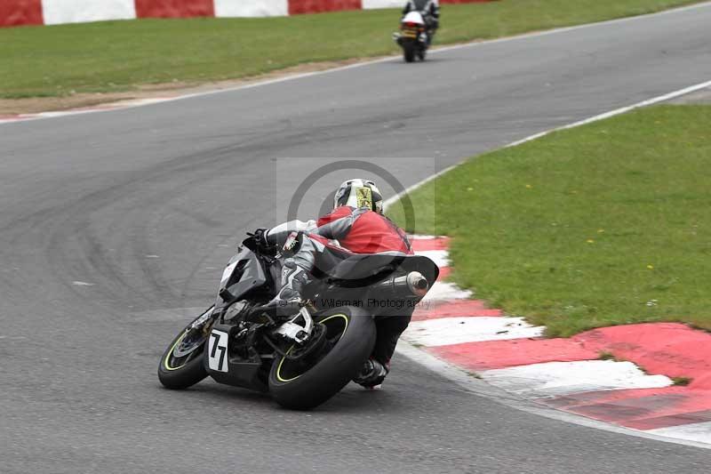 Motorcycle action photographs;Trackday digital images;event digital images;eventdigitalimages;no limits trackday;peter wileman photography;snetterton;snetterton circuit norfolk;snetterton photographs;trackday;trackday photos