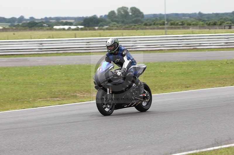 Motorcycle action photographs;Trackday digital images;event digital images;eventdigitalimages;no limits trackday;peter wileman photography;snetterton;snetterton circuit norfolk;snetterton photographs;trackday;trackday photos