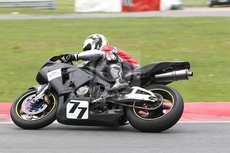 Motorcycle action photographs;Trackday digital images;event digital images;eventdigitalimages;no limits trackday;peter wileman photography;snetterton;snetterton circuit norfolk;snetterton photographs;trackday;trackday photos