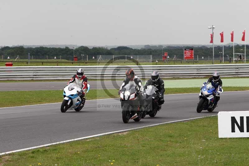 Motorcycle action photographs;Trackday digital images;event digital images;eventdigitalimages;no limits trackday;peter wileman photography;snetterton;snetterton circuit norfolk;snetterton photographs;trackday;trackday photos