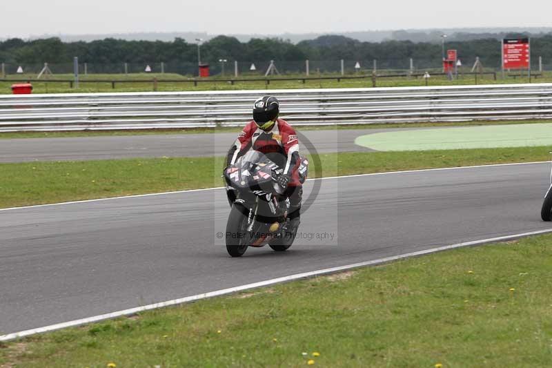 Motorcycle action photographs;Trackday digital images;event digital images;eventdigitalimages;no limits trackday;peter wileman photography;snetterton;snetterton circuit norfolk;snetterton photographs;trackday;trackday photos