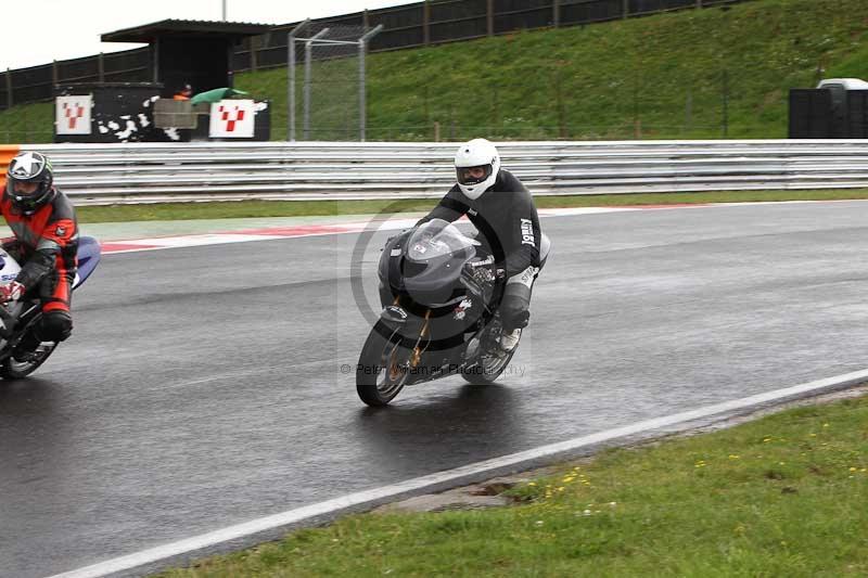 Motorcycle action photographs;Trackday digital images;event digital images;eventdigitalimages;no limits trackday;peter wileman photography;snetterton;snetterton circuit norfolk;snetterton photographs;trackday;trackday photos