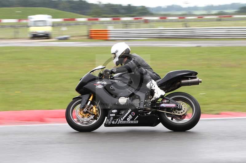 Motorcycle action photographs;Trackday digital images;event digital images;eventdigitalimages;no limits trackday;peter wileman photography;snetterton;snetterton circuit norfolk;snetterton photographs;trackday;trackday photos