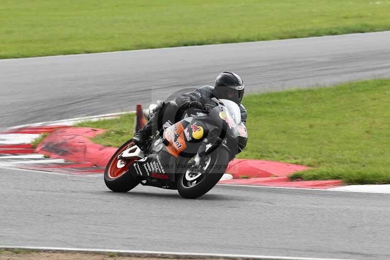 Motorcycle action photographs;Trackday digital images;event digital images;eventdigitalimages;no limits trackday;peter wileman photography;snetterton;snetterton circuit norfolk;snetterton photographs;trackday;trackday photos