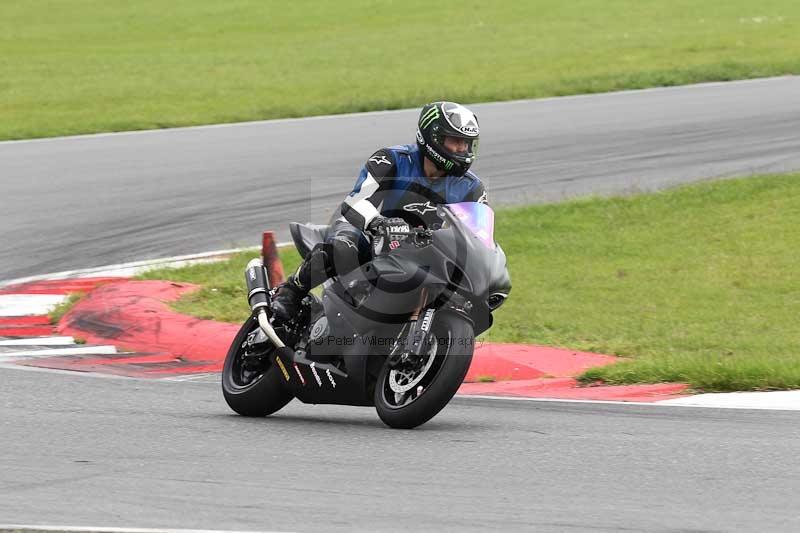 Motorcycle action photographs;Trackday digital images;event digital images;eventdigitalimages;no limits trackday;peter wileman photography;snetterton;snetterton circuit norfolk;snetterton photographs;trackday;trackday photos