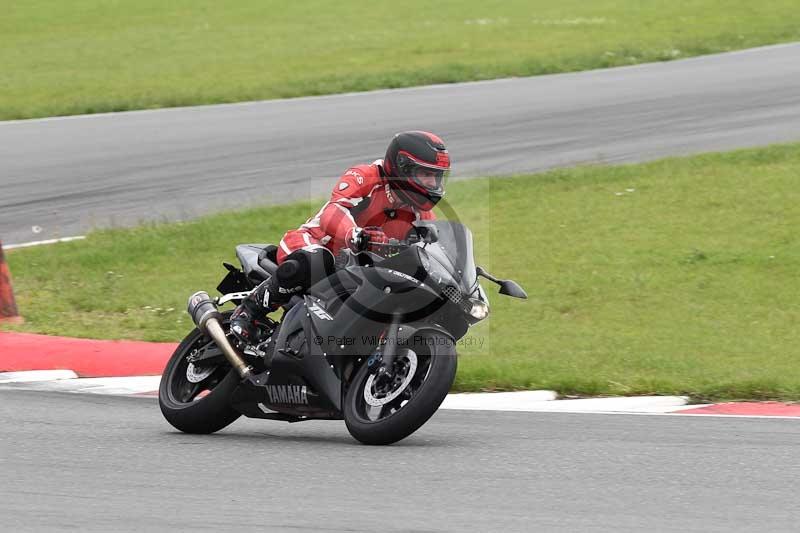 Motorcycle action photographs;Trackday digital images;event digital images;eventdigitalimages;no limits trackday;peter wileman photography;snetterton;snetterton circuit norfolk;snetterton photographs;trackday;trackday photos