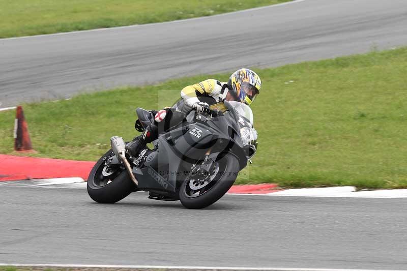 Motorcycle action photographs;Trackday digital images;event digital images;eventdigitalimages;no limits trackday;peter wileman photography;snetterton;snetterton circuit norfolk;snetterton photographs;trackday;trackday photos