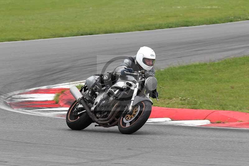 Motorcycle action photographs;Trackday digital images;event digital images;eventdigitalimages;no limits trackday;peter wileman photography;snetterton;snetterton circuit norfolk;snetterton photographs;trackday;trackday photos