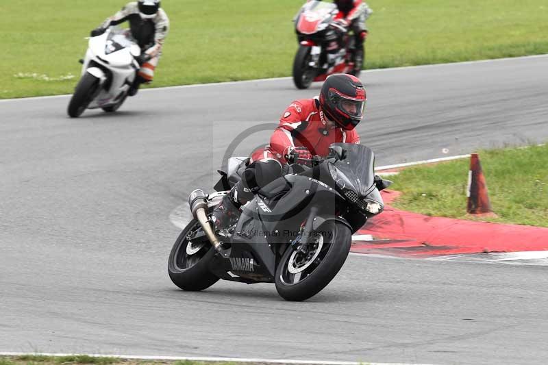 Motorcycle action photographs;Trackday digital images;event digital images;eventdigitalimages;no limits trackday;peter wileman photography;snetterton;snetterton circuit norfolk;snetterton photographs;trackday;trackday photos