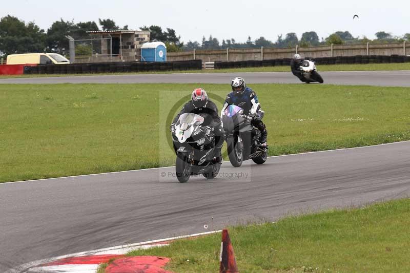 Motorcycle action photographs;Trackday digital images;event digital images;eventdigitalimages;no limits trackday;peter wileman photography;snetterton;snetterton circuit norfolk;snetterton photographs;trackday;trackday photos