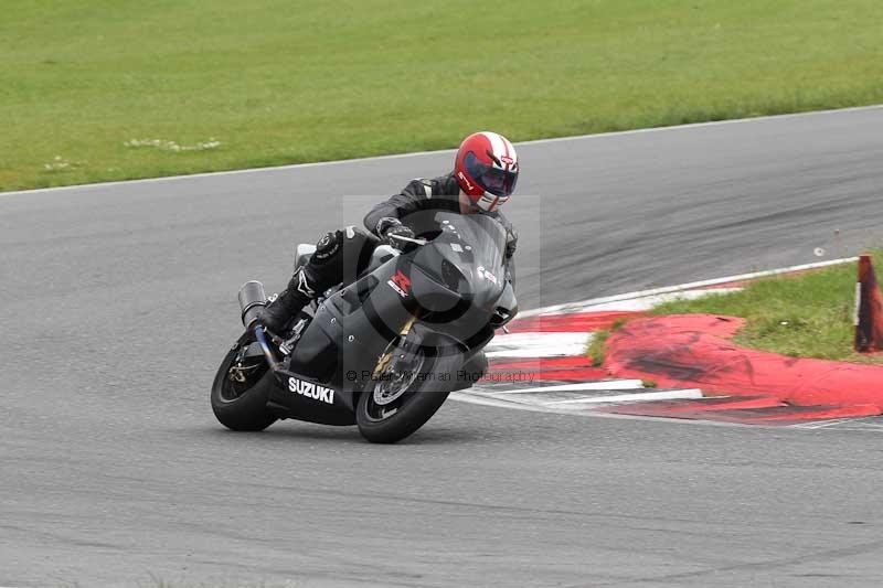 Motorcycle action photographs;Trackday digital images;event digital images;eventdigitalimages;no limits trackday;peter wileman photography;snetterton;snetterton circuit norfolk;snetterton photographs;trackday;trackday photos