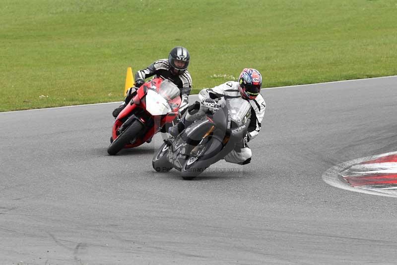 Motorcycle action photographs;Trackday digital images;event digital images;eventdigitalimages;no limits trackday;peter wileman photography;snetterton;snetterton circuit norfolk;snetterton photographs;trackday;trackday photos