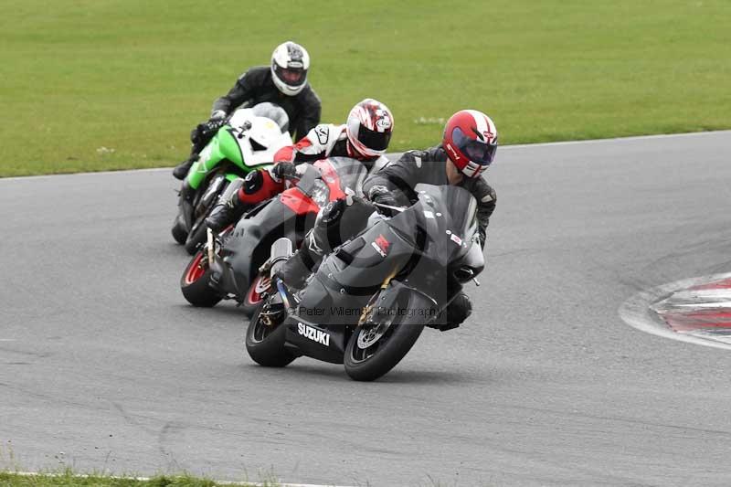 Motorcycle action photographs;Trackday digital images;event digital images;eventdigitalimages;no limits trackday;peter wileman photography;snetterton;snetterton circuit norfolk;snetterton photographs;trackday;trackday photos